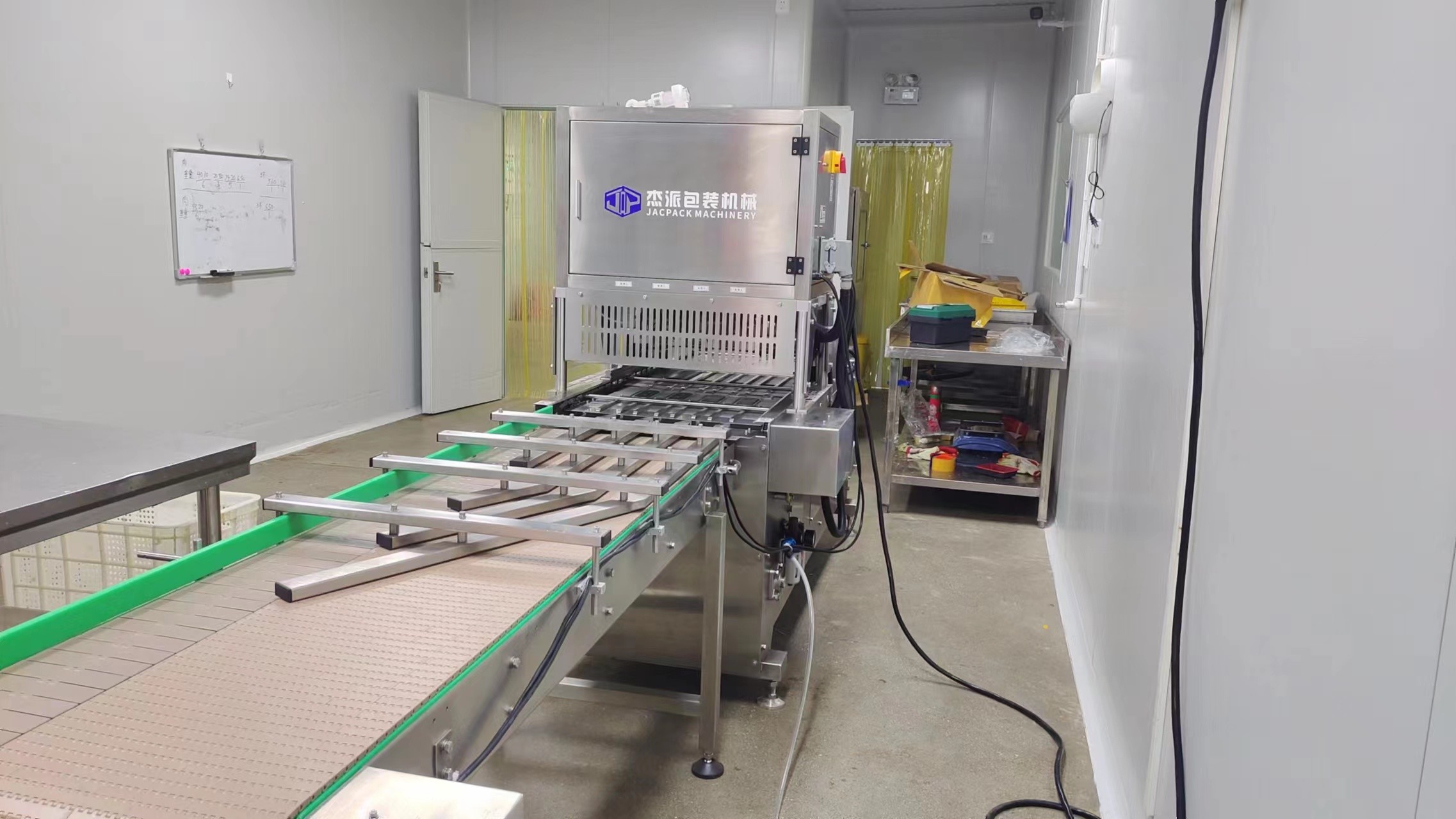 أحدث مدونات الشركة حول تمكين الأتمتة: التحول والقفز في آلات التعبئة والتغليف الآلية